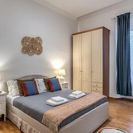 Fresh House Ludovisi Daire